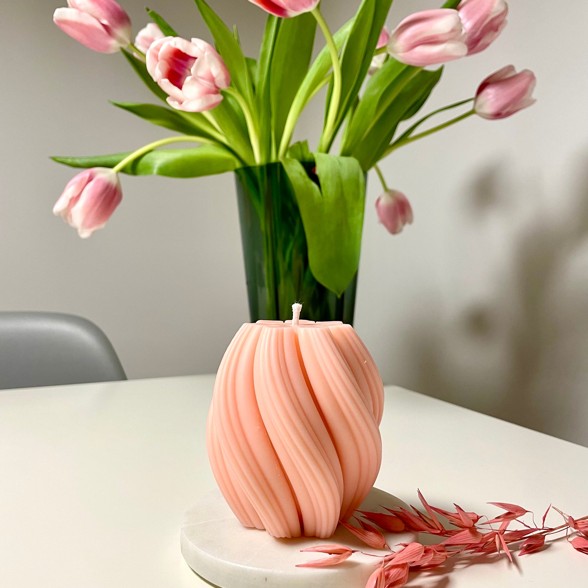 Gewellte Kerze in rosa Ceris