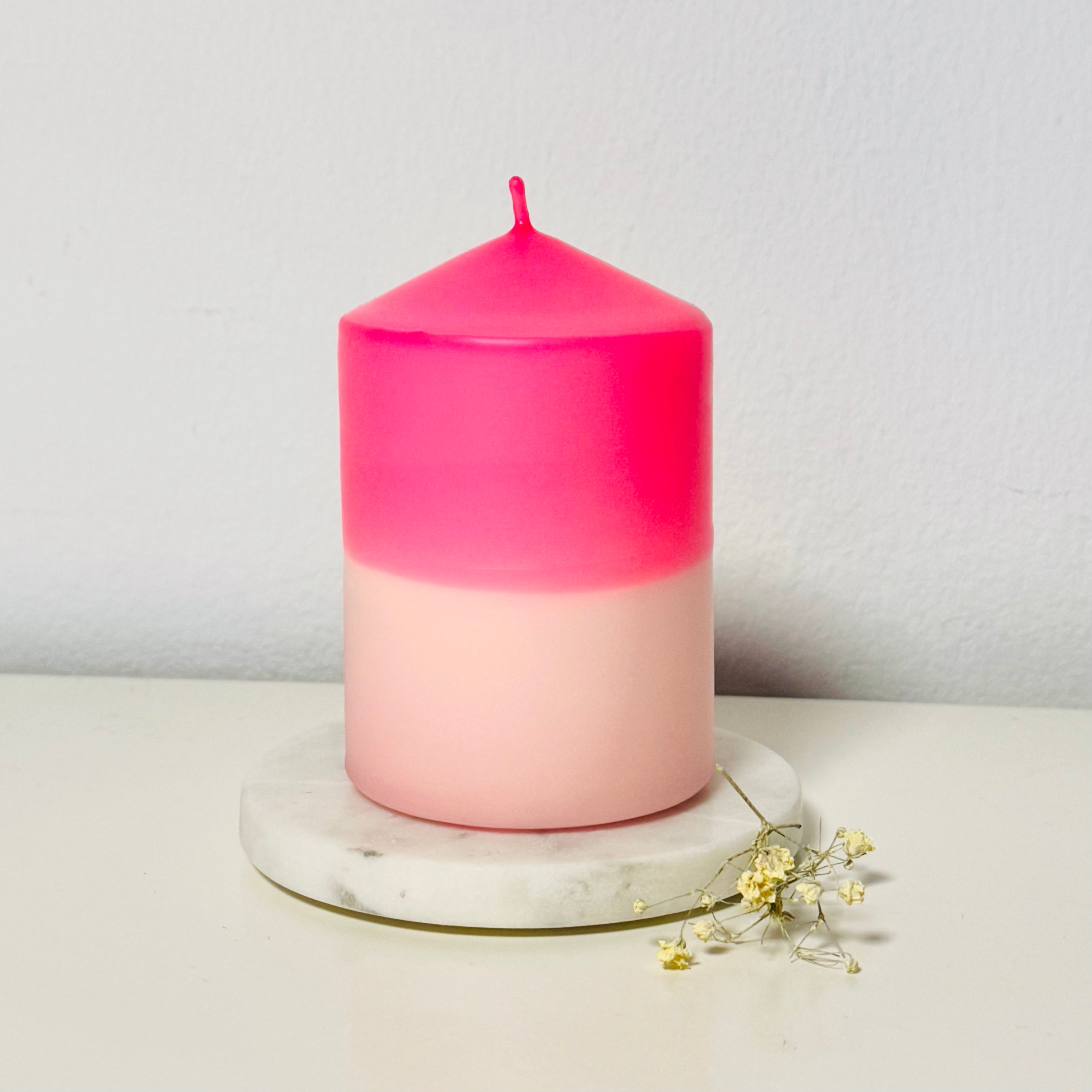 Dip Dye Stumpenkerze in rosa und neon-pink