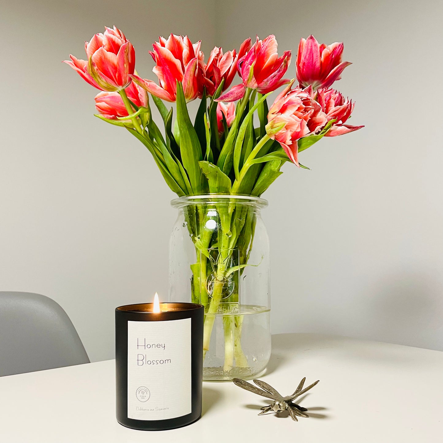 Schwarze Duftkerze Honey Blossom Ceris