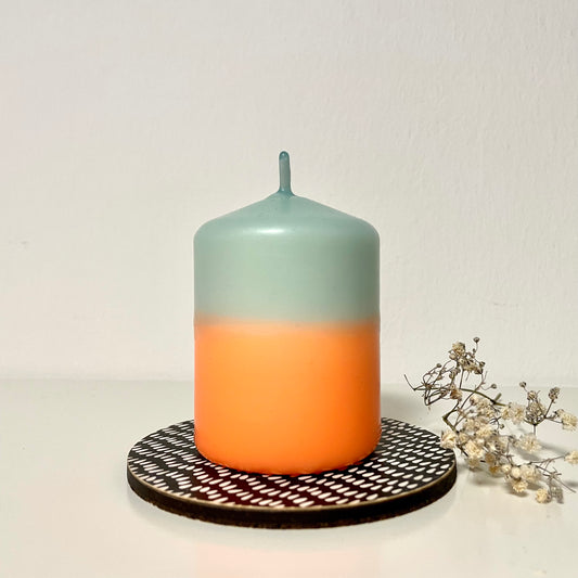 Handgefärbte Dip Dye Stumpenkerze S | mint & neon-orange