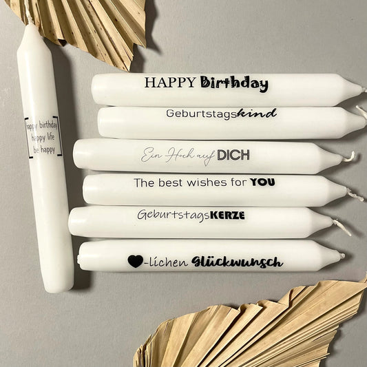 Weiße Spruchkerze "Happy Birthday"