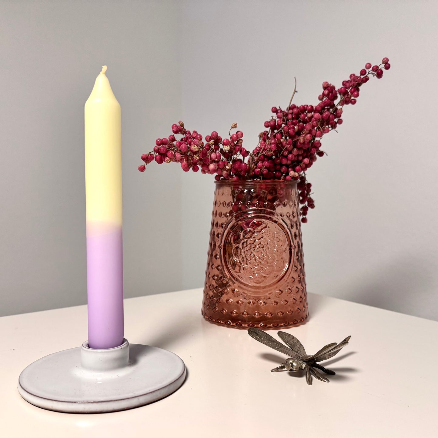 Dip Dye Stabkerze in hellgelb und flieder | Ceris