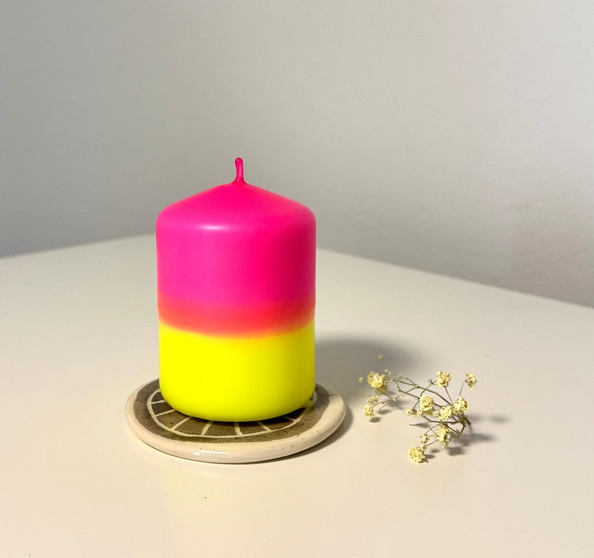 Handgefärbte Dip Dye Stumpenkerze | neon - gelb & neon - pinkCeris