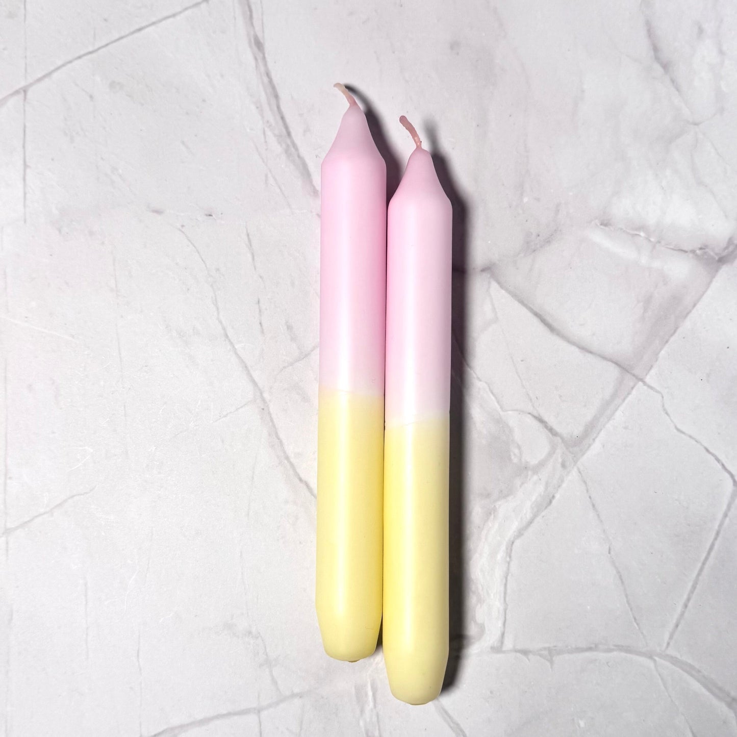 Handgefärbte Dip Dye Stabkerze | hellgelb & rosaCeris