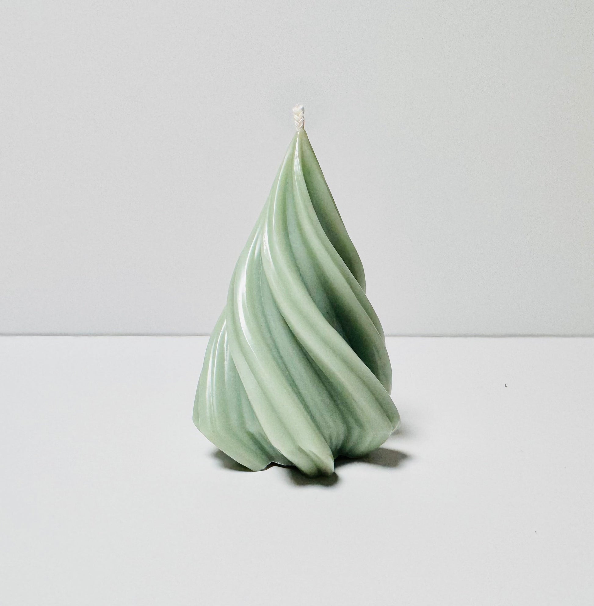 Handgemachte Tannenbaum Kerze aus RapswachsCeris