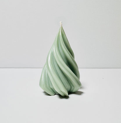 Handgemachte Tannenbaum Kerze aus RapswachsCeris