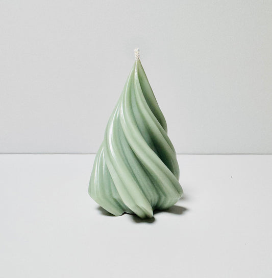 Handgemachte Tannenbaum Kerze aus RapswachsCeris