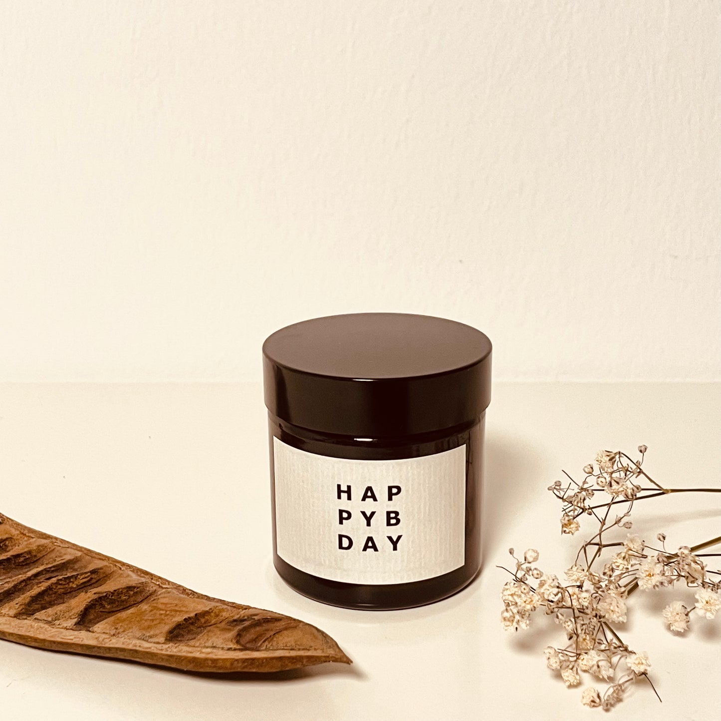 Handgemachte Mini Duftkerze "Happy Birthday" in Apothekerglas