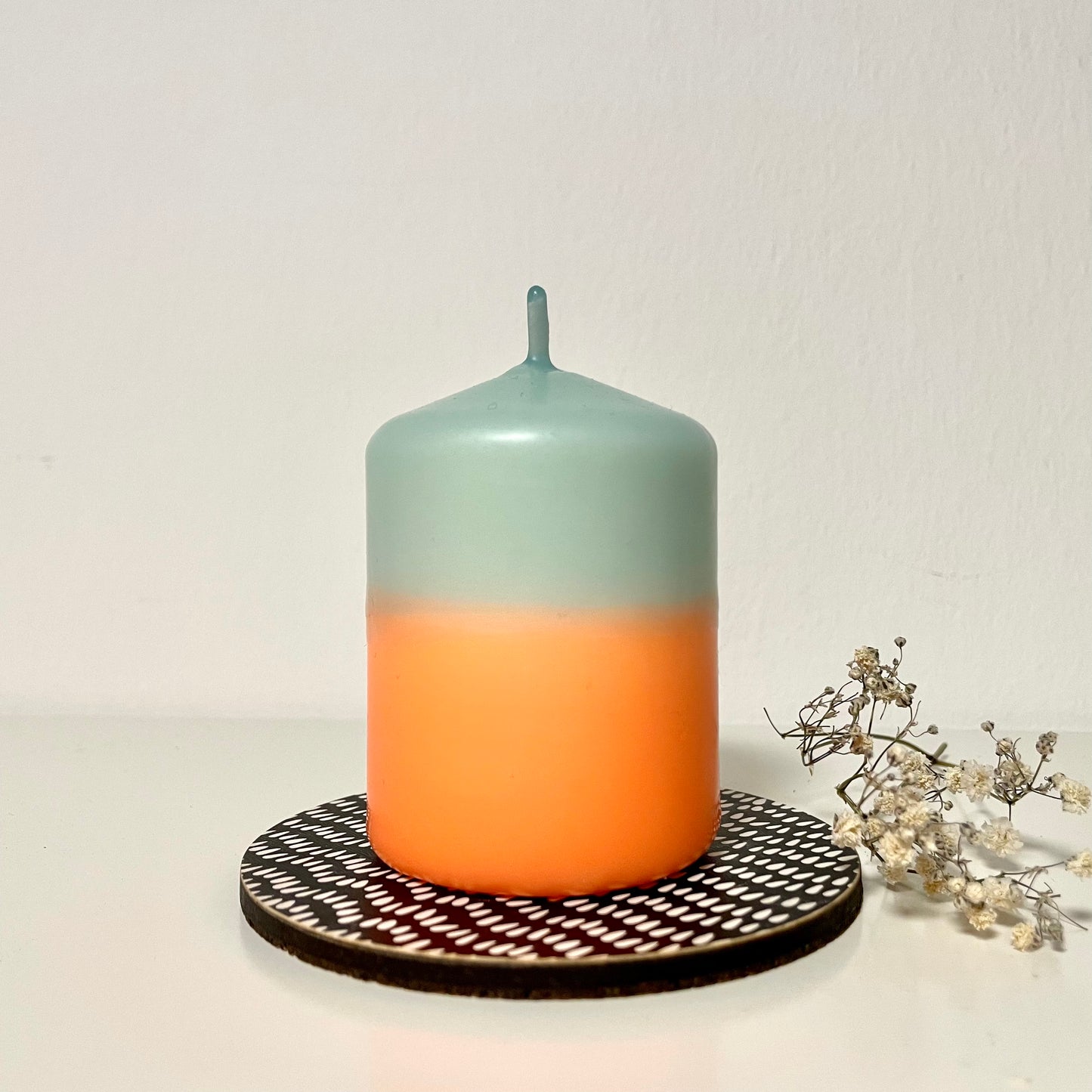 Handgefärbte Dip Dye Stumpenkerze S | mint & neon-orange